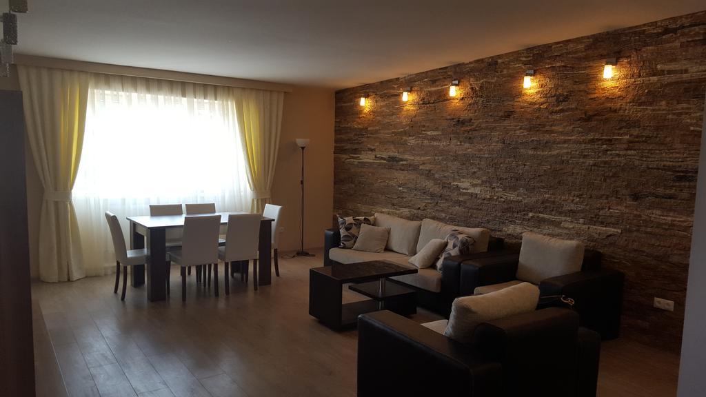 Apartment Rustaveli 1 Tbiliszi Szoba fotó